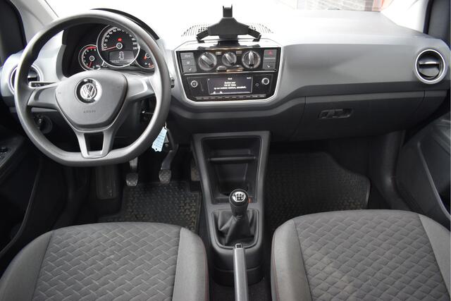 Volkswagen UP! 1.0 BMT high up! 5-drs Stoelverwarming, Airco, 15'' lmv, Bluetooth tel