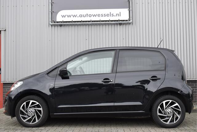 Volkswagen UP! 1.0 BMT high up! 5-drs Stoelverwarming, Airco, 15'' lmv, Bluetooth tel