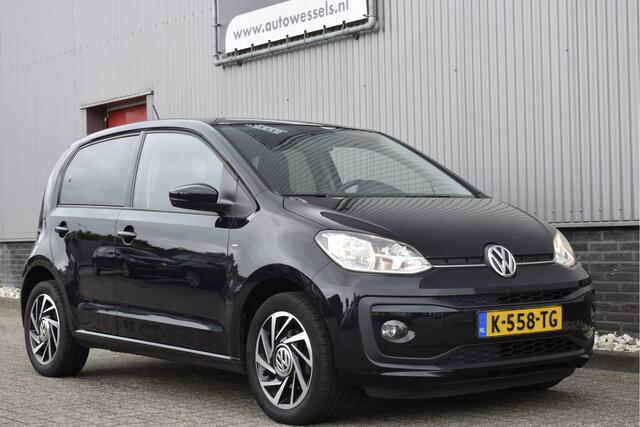 Volkswagen UP! 1.0 BMT high up! 5-drs Stoelverwarming, Airco, 15'' lmv, Bluetooth tel