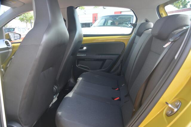 Volkswagen UP! 1.0 BMT move up! | Airco | App verbinding | Elek.ramen | Trekhaak!! | NL auto!! |