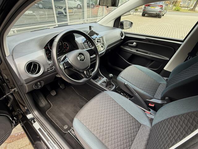 Volkswagen UP! 1.0 *!* HIGH UP *!* NAVI/ CRUISE/ LMV/ STOELVERWARMING/ PRIVACY GLAS *!*