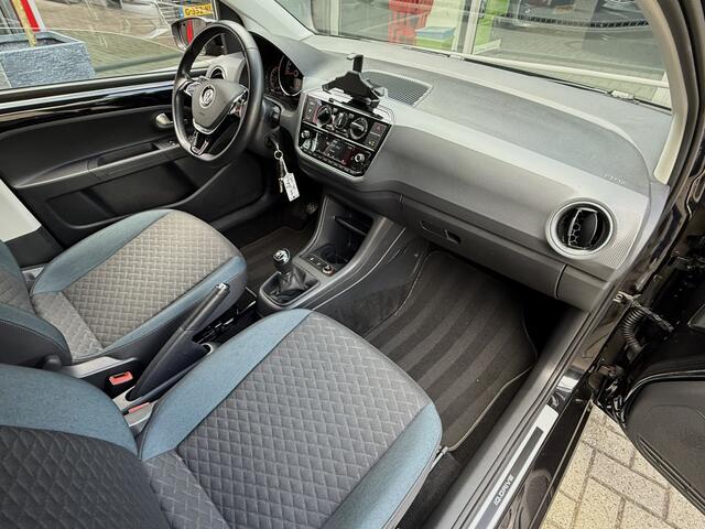 Volkswagen UP! 1.0 *!* HIGH UP *!* NAVI/ CRUISE/ LMV/ STOELVERWARMING/ PRIVACY GLAS *!*