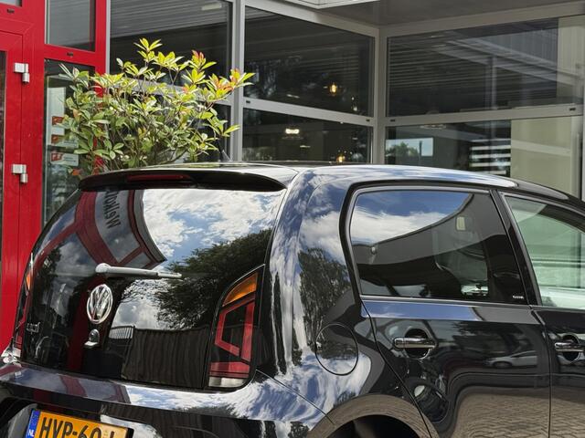 Volkswagen UP! 1.0 *!* HIGH UP *!* NAVI/ CRUISE/ LMV/ STOELVERWARMING/ PRIVACY GLAS *!*