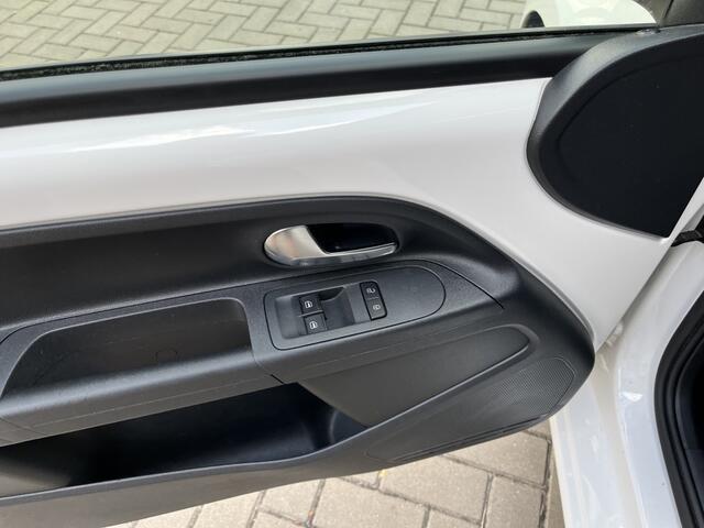 Volkswagen UP! 1.0 move up! BlueM.