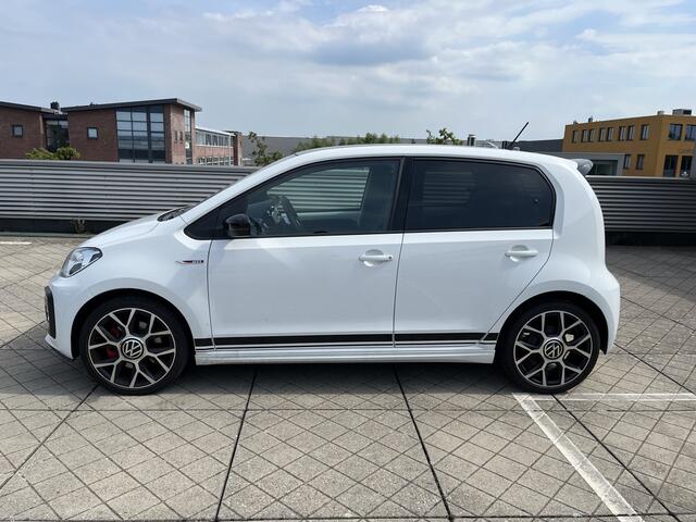 Volkswagen UP! 1.0 TSI GTI 116 pk / Zwart Dak / Clima / Stoelverwarming / Camera / 17" LMV