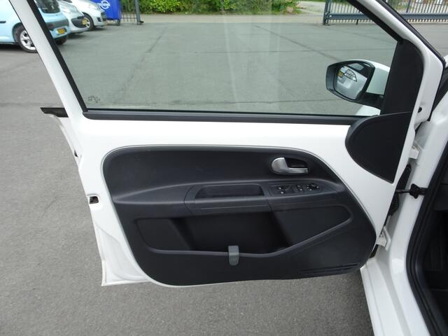 Volkswagen UP! 1.0 BMT move up! Airco, elektrische ramen, centrale vergrendeling, elektrische spiegels, enz.