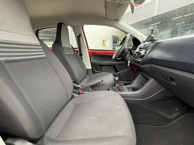 Volkswagen UP! 1.0 BMT move up!/Clima/Led/Bluetooth