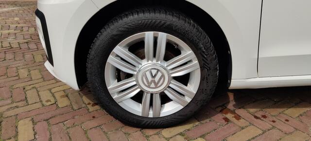 Volkswagen UP! 1.0 BMT High ECC Airco , Cruise , Nap