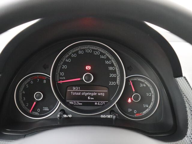 Volkswagen UP! 1.0 | Lane assist | Bluetooth | Airco | 5-deurs | DAB radio |