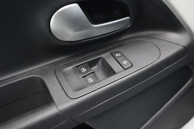 Volkswagen UP! 1.0 High up! | camera | cruisecontrol | parkeersensoren