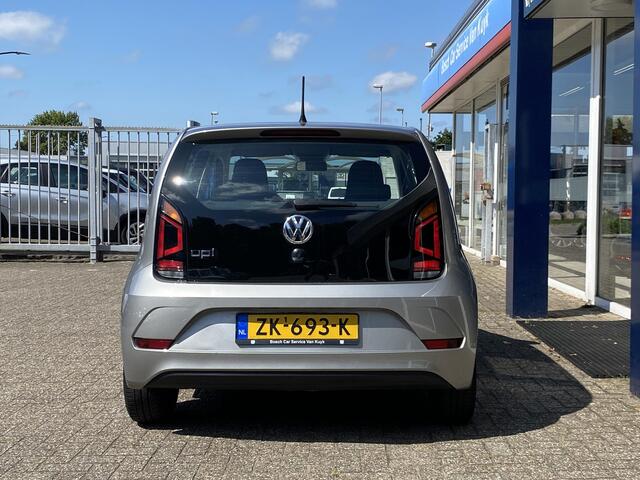 Volkswagen UP! 1.0 BMT move up! / 5 Deurs / NL-Auto / 61.000 Km / 2-de Eigenaar / Dealer-Onderhouden / LED / DAB / Radio-Bluetooth / Airco / ELKTR-Pakket / All-Season / ENZ.