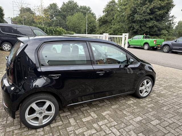 Volkswagen UP! 1.0 BMT move up!