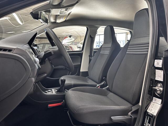 Volkswagen UP! 1.0/ Maps+More!/ 5-DRS/ LED Dagrijverl./ Airco/ Bluetooth/ Elek.Pakket/ Isofix/ Metallic Lak/ C.V.Afstand.