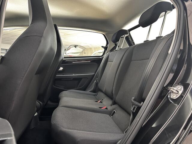 Volkswagen UP! 1.0/ Maps+More!/ 5-DRS/ LED Dagrijverl./ Airco/ Bluetooth/ Elek.Pakket/ Isofix/ Metallic Lak/ C.V.Afstand.