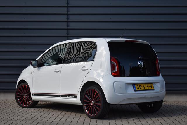 Volkswagen UP! 1.0 high up! BlueMotion 75pk | 17" Velgen | Stoelverwarming | Cruisecontrol | Park Pilot | Airco |