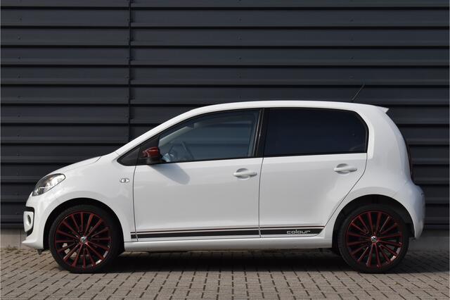 Volkswagen UP! 1.0 high up! BlueMotion 75pk | 17" Velgen | Stoelverwarming | Cruisecontrol | Park Pilot | Airco |