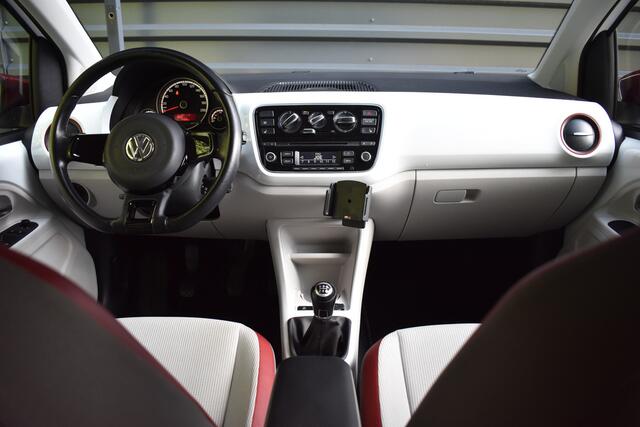 Volkswagen UP! 1.0 high up! BlueMotion 75pk | 17" Velgen | Stoelverwarming | Cruisecontrol | Park Pilot | Airco |
