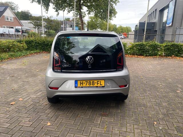 Volkswagen UP! 1.0 BMT move up! garantie/airco/blue-tooth