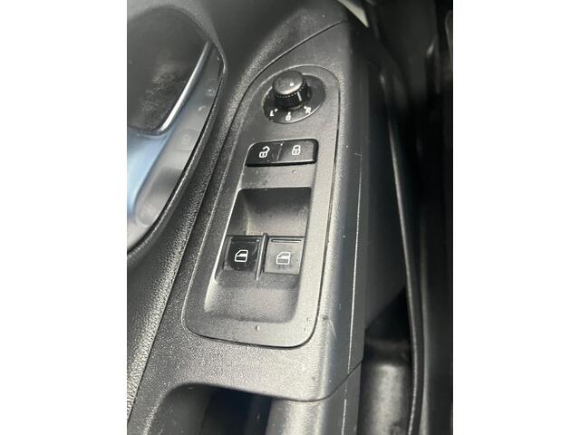 Volkswagen UP! 1.0 BMT move up! FACE LIFT airco elec ramen cv