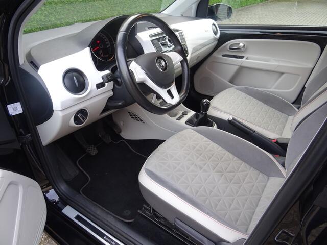 Volkswagen UP! 1.0 BMT UP! BEATS AUDIO AIRCO BLUETOOTH LICHTMETAAL
