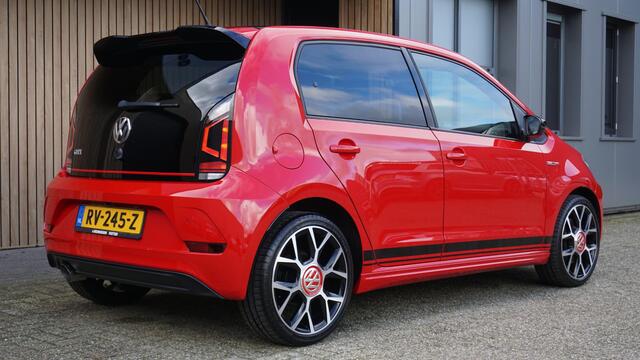 Volkswagen UP! 1.0 TSI 116pk GTI 5Drs Beats 17inch LM *Milltek* Clima A-Camera DAB Cruise Control *NL auto* Zeer Nette Up!