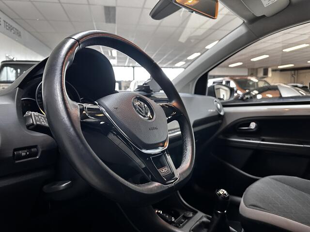 Volkswagen UP! 1.0 TSI BMT cross up! /DAB+! /Stoelverw. /Climat /Cruise /Elek. pakket /Bluetooth /Regensensor /16"LMV /PDC /Getint glas /LED Dagrijverl. /Mistlampen.