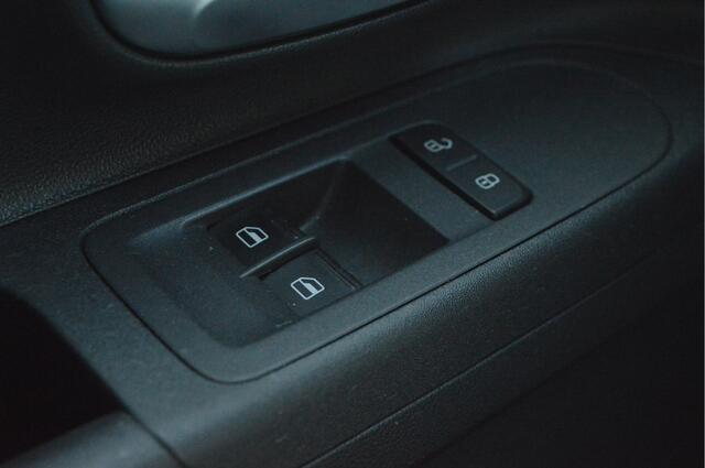 Volkswagen UP! 1.0 NL-Auto / Airco / Bluetooth / 5 Deurs