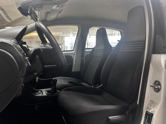 Volkswagen UP! 1.0 BMT move up!/ Lane-Assist./ Maps+More/ Airco/ C.v. Afstand/ Elek. pakket/ Bluetooth/ Isofix/ AUX & USB/ LED Dagrijverl.