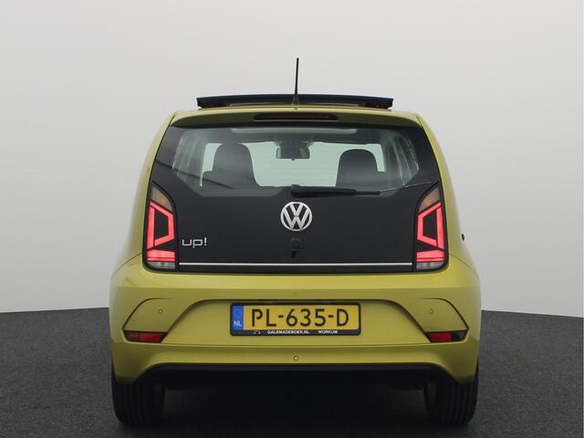 Volkswagen UP! 1.0 BMT high up! 1STE EIG / PANORAMADAK / STOELVERW / PDC / DAB+ / CLIMA / ELEK RAMEN / NL-AUTO