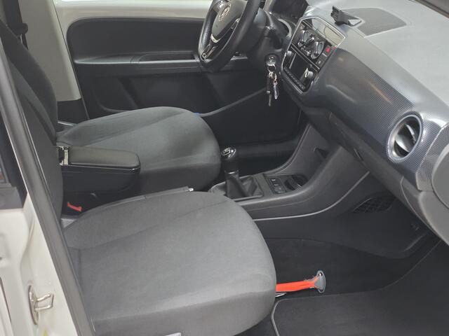 Volkswagen UP! 1.0 BMT move up!/ 5-Drs/ Camera/ PDC/ Cruise!/ Maps + More/ Airco/ C.V. Afstand/ Elek. ramen/ Isofix/ Bluetooth/ Armsteun/ Multi. LEDER. Stuur/ LED Dagrijverl.