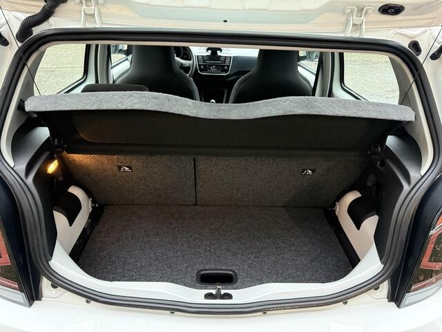 Volkswagen UP! 1.0 / Airco clima/ Cruise/ Navigatie via App/ Cruise/ PDC/ Camera
