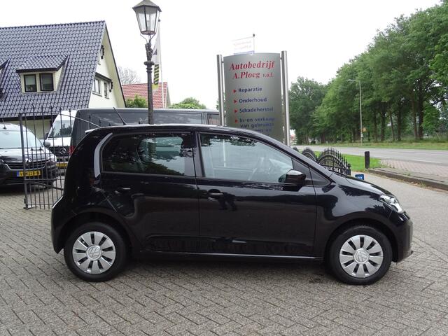 Volkswagen UP! 1.0 BMT up! DAB / LANE ASS AUR CAMERA PDC 1e eig