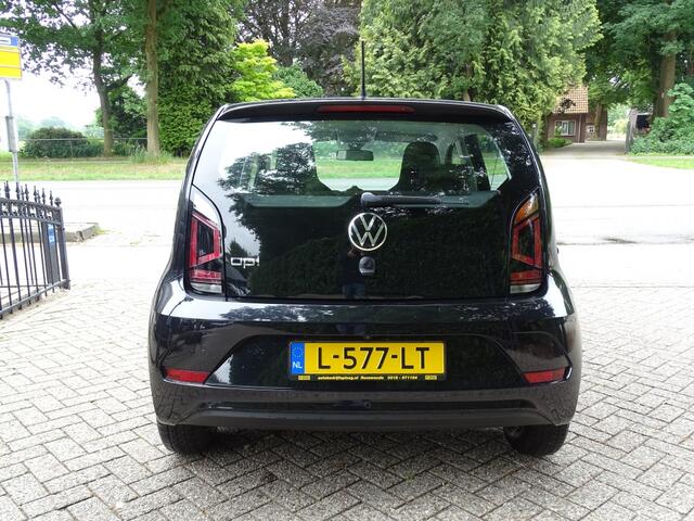 Volkswagen UP! 1.0 BMT up! DAB / LANE ASS AUR CAMERA PDC 1e eig