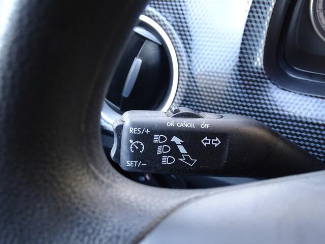 Volkswagen UP! 1.0 BMT up! DAB / LANE ASS AUR CAMERA PDC 1e eig