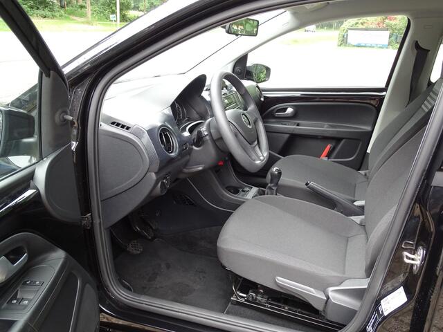 Volkswagen UP! 1.0 BMT up! DAB / LANE ASS AUR CAMERA PDC 1e eig