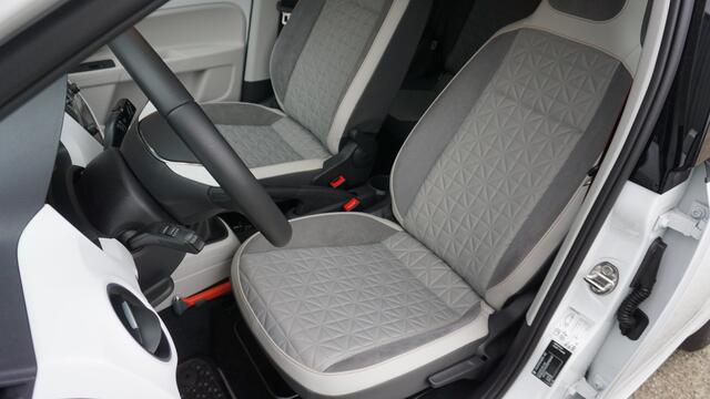 Volkswagen UP! 1.0 60pk up! 5Drs Beats Pano.Dak 16inch LM A-Camera *Nieuwstaat Up!* Alcantara Cruise Control 1e Eigenaar 12253km!