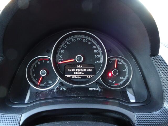 Volkswagen UP! 1.0 BMT move up! Automatische airco, achteruitrij camera, parkeersensoren, cruise controle, elektrische ramen, centrale vergrendeling, enz.