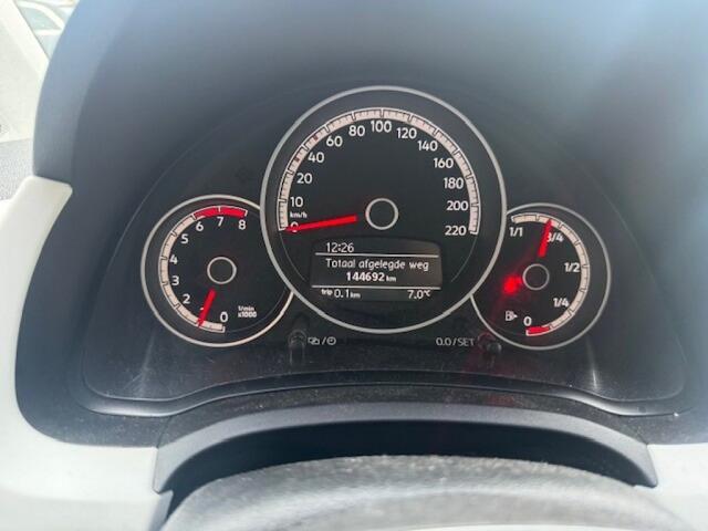 Volkswagen UP! 1.0 BMT UP! BEATS