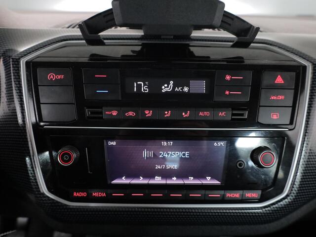 Volkswagen UP! 1.0 65 pk | Verlengde garantie | Navigatie via App | Autom. airco | Cruise control | Parkeersensoren achter | Achteruitrijcamera |