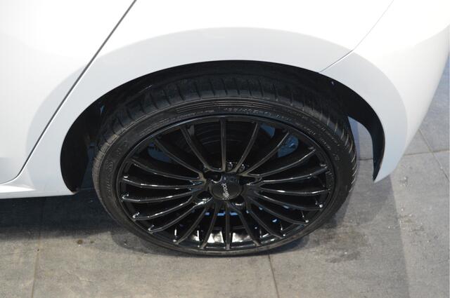 Volkswagen UP! 1.0 BMT move up! Edition JBL Sound airco 17 inch !!