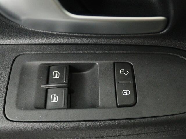 Volkswagen UP! 1.0 | Achteruitrijcamera | Climate control | Radio met bluetooth | Parkeersensoren achter |