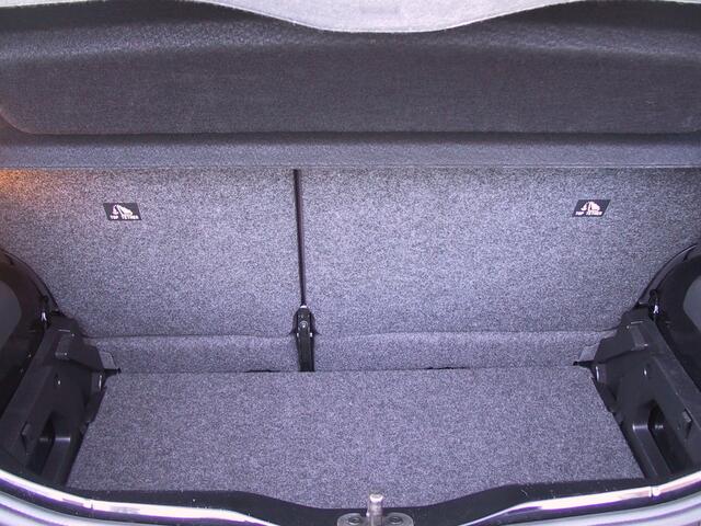 Volkswagen UP! Camera! Cruise control! PDC! 1.0