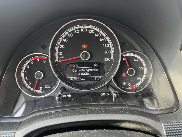 Volkswagen UP! 1.0 / GARANTIE TM 10-2027/ ZEER ZUINIG/ BLUETOOTH/ DAB/ AIRCO/ START-STOP SYSTEEM/ LANE-ASSIST/ ISOFIX