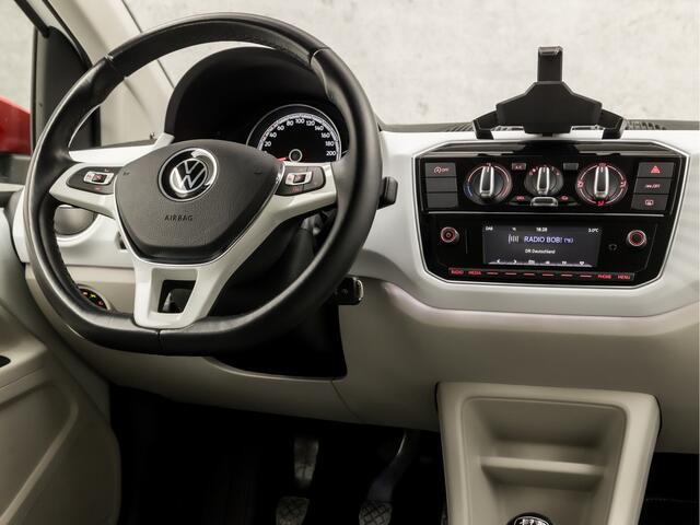 Volkswagen UP! 1.0 High Up Sport (AIRCO, BLUETOOTH, SPORTSTOELEN, GETINT GLAS, LM VELGEN, MULTIFUNCTIONEEL STUURWIEL, NIEUWSTAAT)