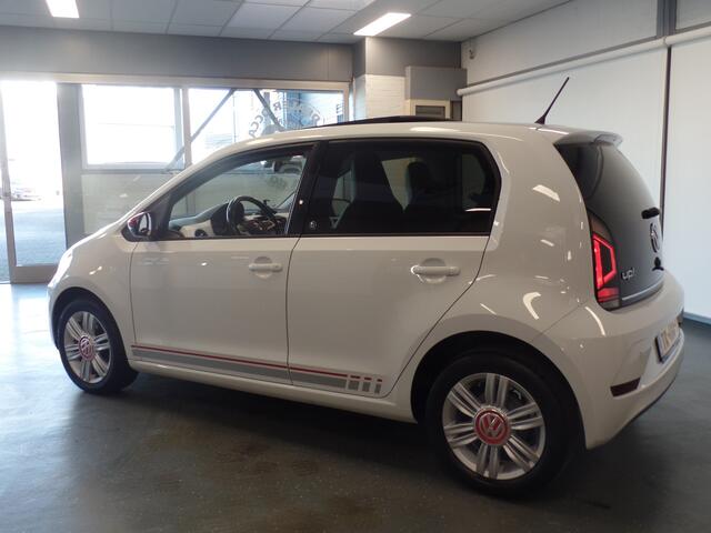 Volkswagen UP! 1.0 BMT up! beats, 5drs Full options!! Airco, Cruise controle, Panodak/Schuifdak, Deels lederen bekleding, Elek ramen, Achteruitrijcamera, Pdc achter, Lm velgen 15'', Nederlandse auto!! Bovag afleverpakket 695,-