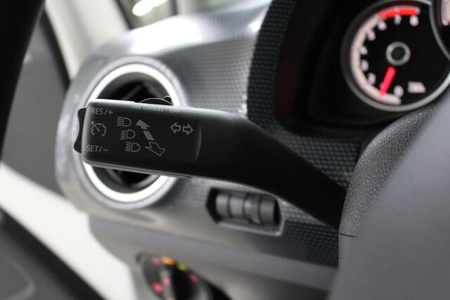 Volkswagen UP! 1.0 BMT up! Move Up Cruise Control | Radio | Parkeersensoren | 4-Seizoenen banden