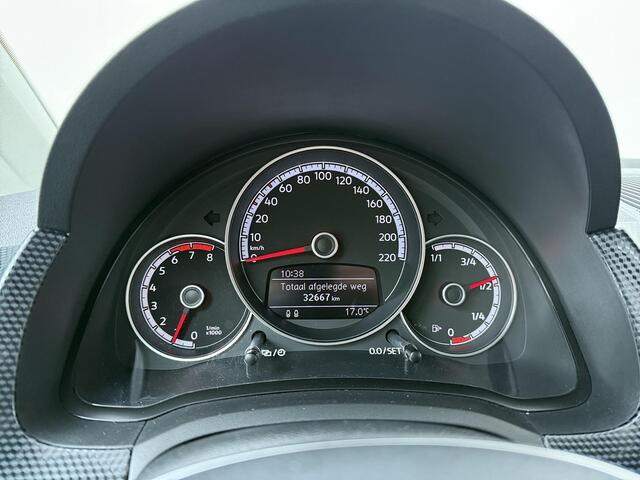 Volkswagen UP! 1.0 BMT move up! | 60 PK | Achteruitrijcamera | Cruise control | DAB+ radio | Airco |