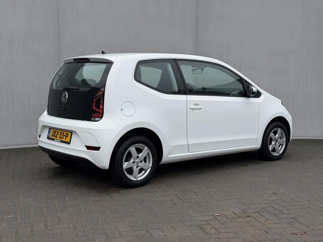 Volkswagen UP! 1.0 Handgeschakeld / Dealer Onderhouden / Stoelverwarming / Multimedia Bluetooth / Airco / Centrale deurvergrendeling / Elektr. Ramen / Rijstrooksensor /