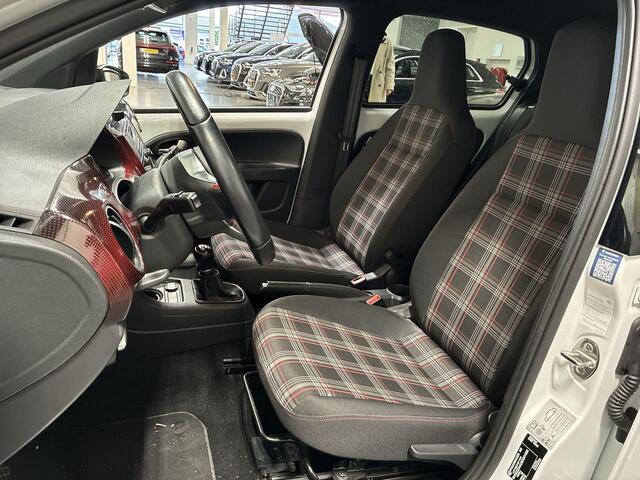 Volkswagen UP! 1.0 TSI 115pk GTI · Camera · P-Sensoren · Cruise Control · Stoelverwarming · Climatronic · 17'' Inch ·