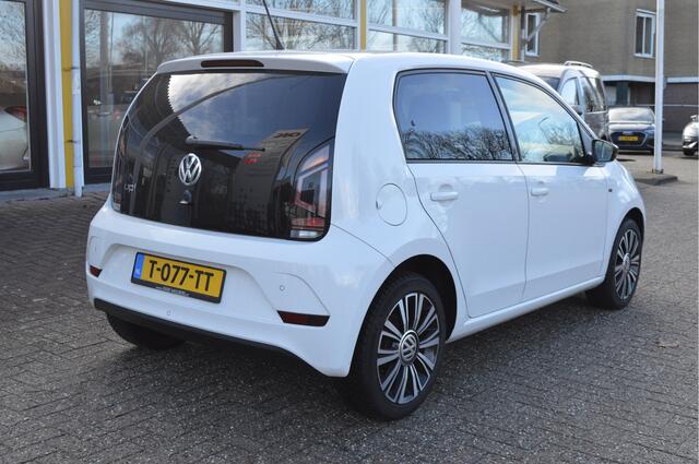 Volkswagen UP! 1.0 75PK BMT high up! Airco / Lmv 16" / Pdc / Priv.glass
